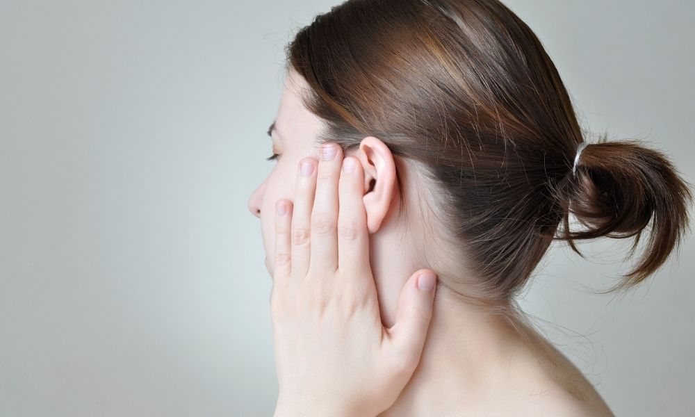 Ear Cartilage Pain When Sleeping On Side? Possible Causes! DrHouse